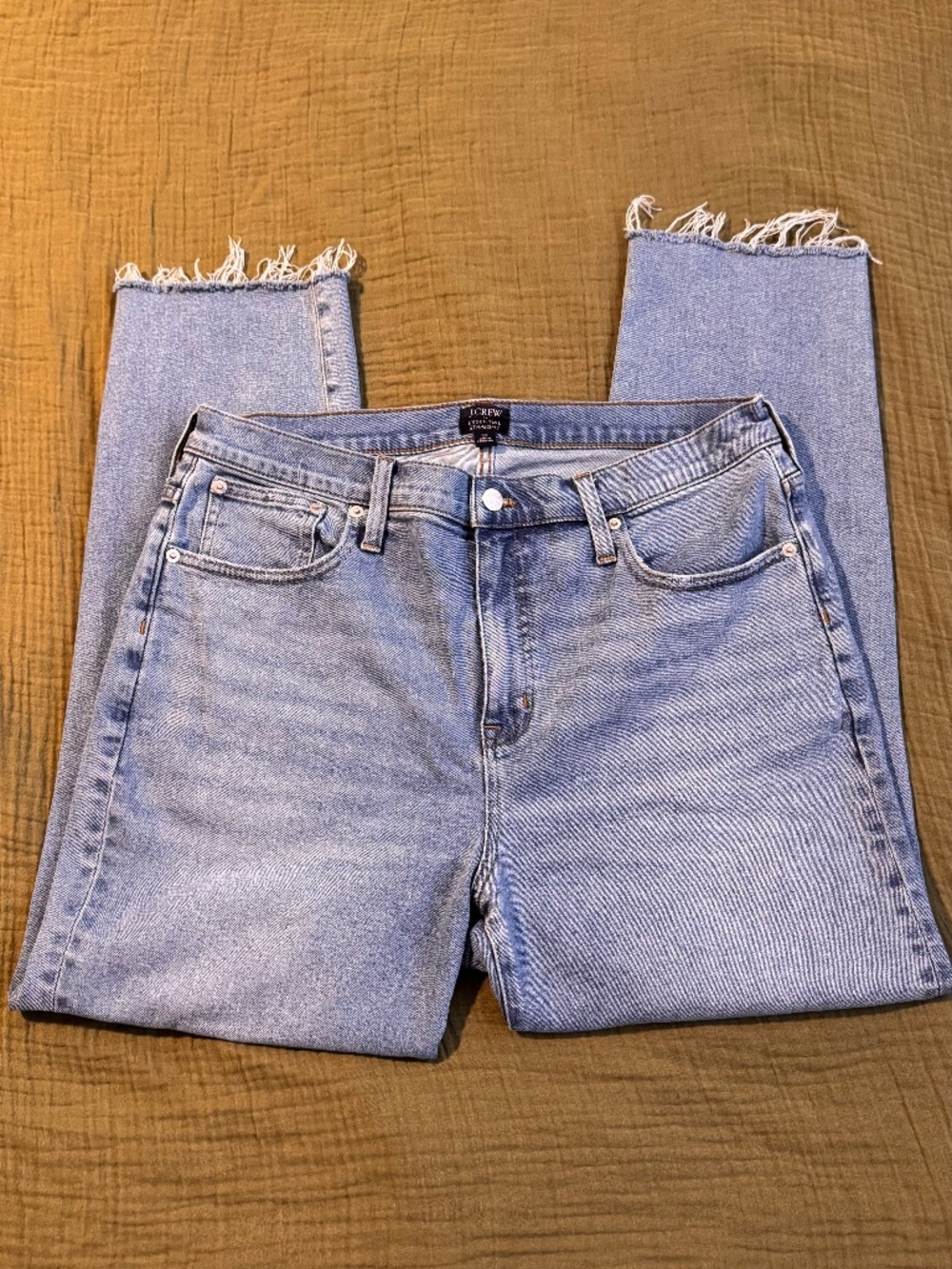 NWT J.Crew Essential Straight Jeans